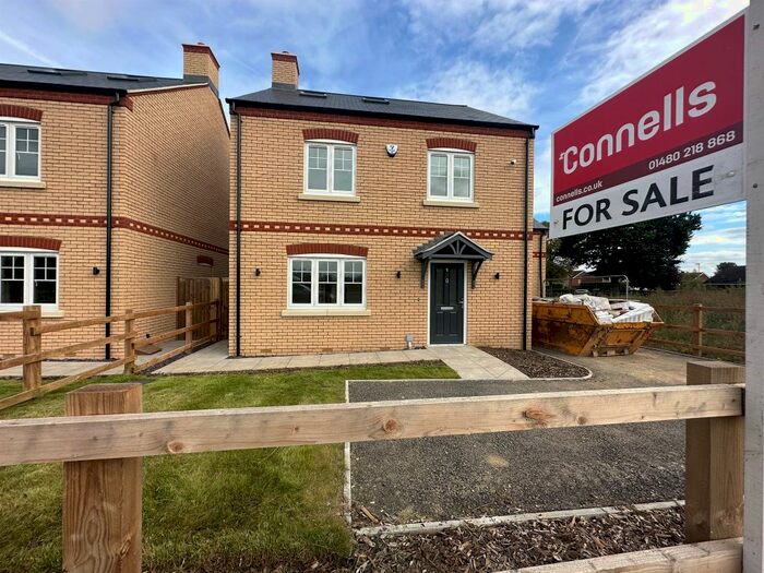 4 Bedroom Detached House For Sale In Great North Road, Little Paxton, St. Neots, PE19