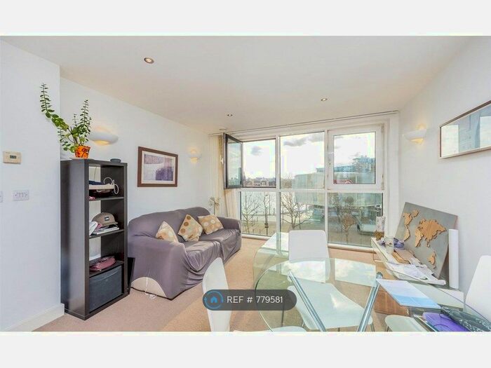 1 Bedroom Flat To Rent In Western Gateway, London, E16