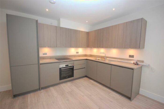 2 Bedroom Apartment To Rent In Woodside Park Road, Woodside Park, N12