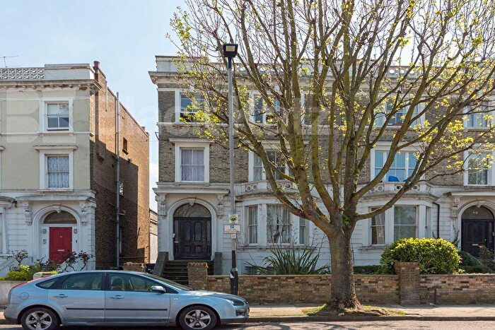 3 Bedroom Flat To Rent In Hilldrop Road, Tufnell Park, N7
