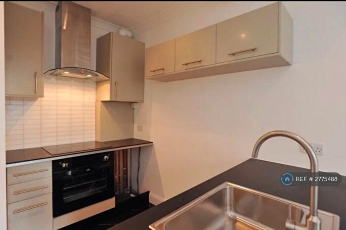 1 Bedroom Flat To Rent In Stoke Newington Common, London, N16