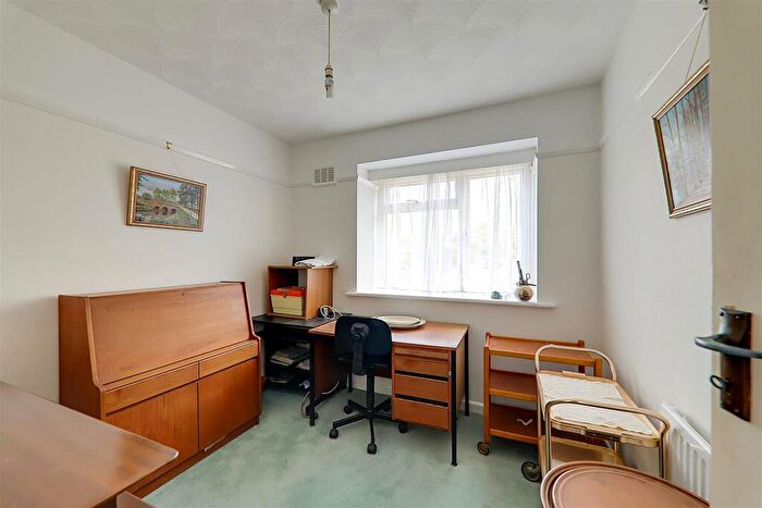 3 Bedroom Detached Bungalow For Sale In Glynde Avenue, Goring-By-Sea, Worthing, BN12