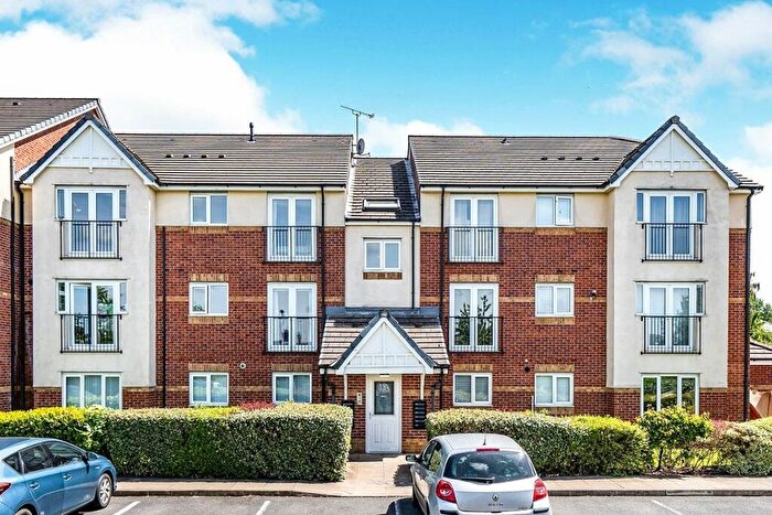 2 Bedroom Flat To Rent In Pinhigh Place, Salford, Greater Manchester, M6