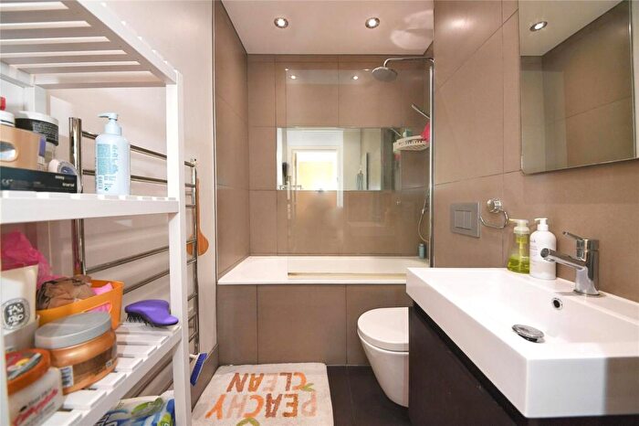 1 Bedroom Flat For Sale In Channelsea House, Canning Road, London, E15