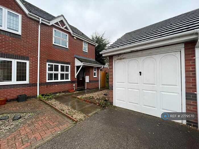 3 Bedroom Semi Detached House To Rent In Whitebeam Drive, South Ockendon, RM15