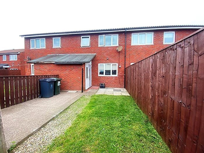 3 Bedroom Terraced House For Sale In Elizabeth Court, Newcastle Upon Tyne, NE12