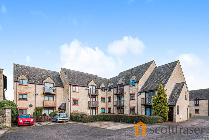 1 Bedroom Flat To Rent In Evenlode Court, Langdale Court, Witney, OX28