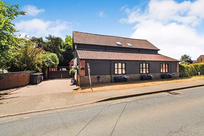 4 Bedroom Detached House For Sale In Southside Barn, Bedford Road, Willington, MK44