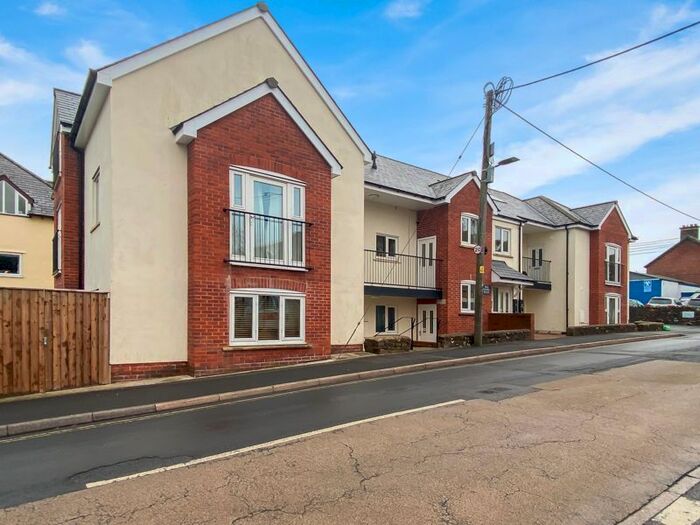 2 Bedroom Flat To Rent In Mill Road, Okehampton EX20