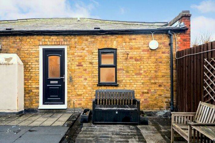 1 Bedroom Flat To Rent In Pretoria Avenue, London, E17