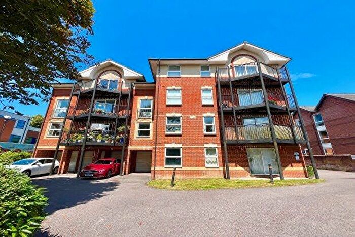 2 Bedroom Flat To Rent In Archers Road, Southampton, SO15