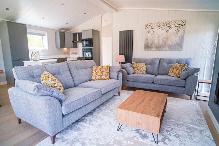 3 Bedroom Lodge For Sale In Barton Street, Laceby, Grimsby, DN37