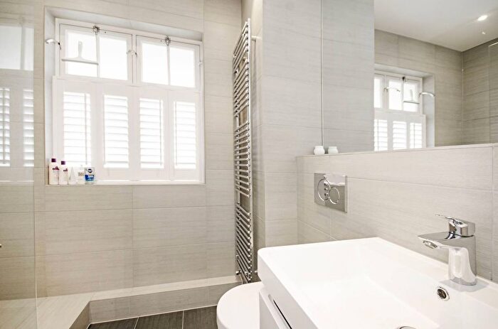 2 Bedroom Flat To Rent In Carlton Hill, St John's Wood, London, NW8