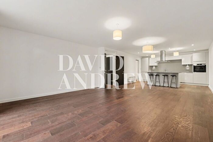 3 Bedroom Flat To Rent In Princess Crescent, London, N4