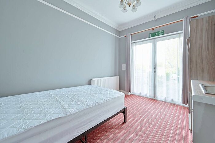 Studio To Rent In Bushey, Bushey, WD23