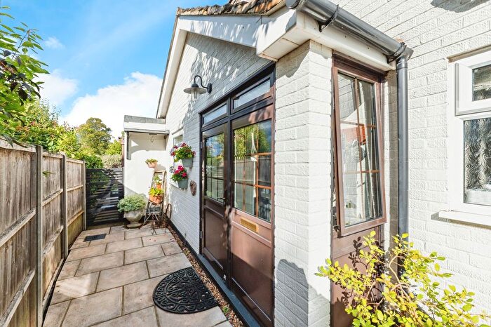 4 Bedroom Semi-Detached House For Sale In Ellingham Road, Chessington, KT9