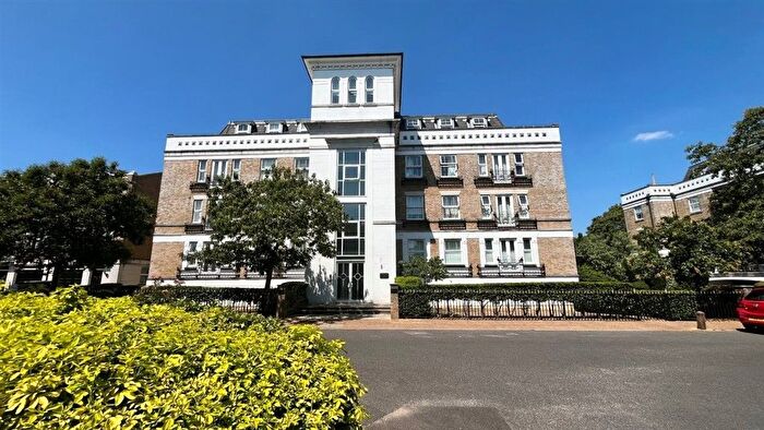 3 Bedroom Flat For Sale In St. Martins Lane, Beckenham, BR3