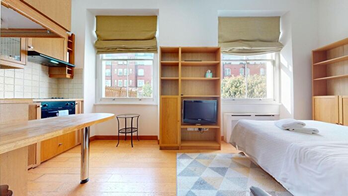 Studio To Rent In Cartwright Gardens, London, WC1H