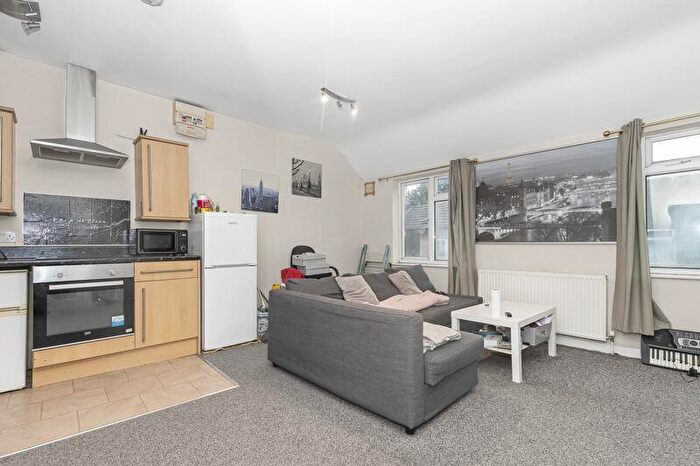 1 Bedroom Flat For Sale In Clouds Hill Road, Bristol, BS5