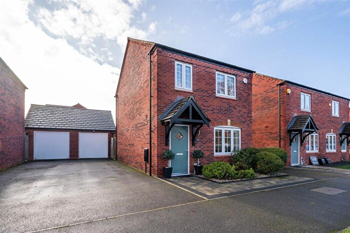 3 Bedroom Detached House For Sale In Dewberry Road, Tidbury Green, Solihull, B90