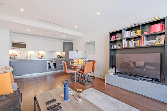1 Bedroom Flat For Sale In Maine Tower, , Docklands, London, E14