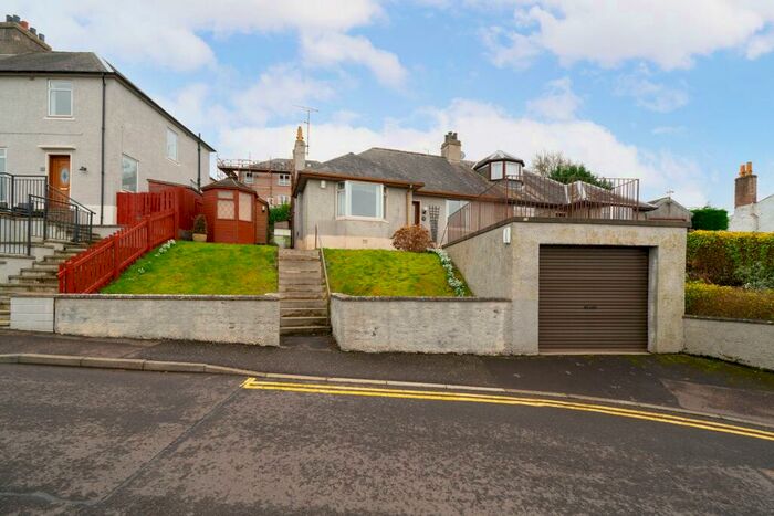 3 Bedroom Semi-Detached House For Sale In Banklands, Newburgh, KY14