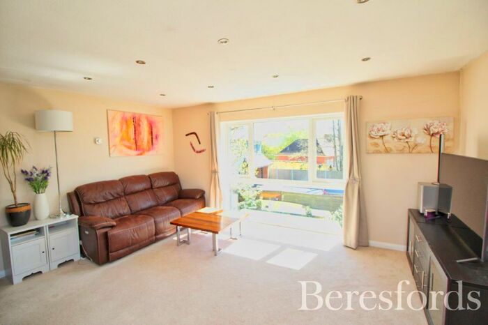 2 Bedroom Maisonette To Rent In Cromwell Avenue, CM12