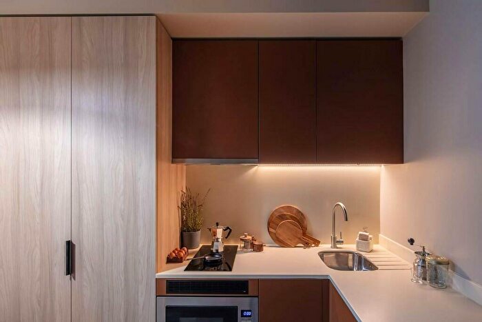 Studio To Rent In Chatfield Road, London, SW11