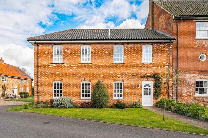 4 Bedroom Semi Detached House For Sale In St. Georges, Wicklewood, NR18