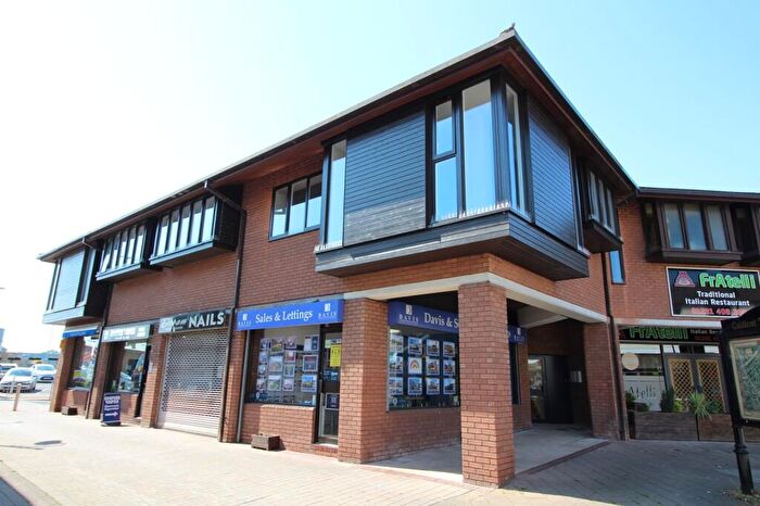 2 Bedroom Flat For Sale In Newport Road, Caldicot, Mon., NP26