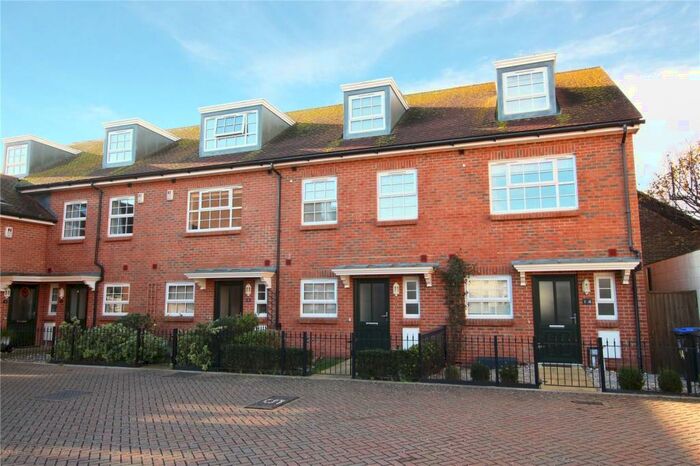 3 Bedroom Terraced House To Rent In Park Road, Worthing, West Sussex, BN11