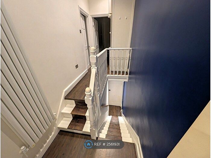 2 Bedroom Flat To Rent In Samuel Street, London, SE18