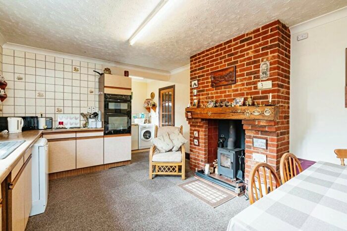 2 Bedroom Detached Bungalow For Sale In Beccles Road, St Olaves, Great Yarmouth, NR31
