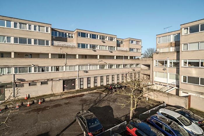 1 Bedroom Flat To Rent In Windsor, Berkshire, SL4