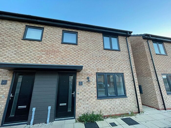 3 Bedroom Property To Rent In Cardno Avenue, Eagle Farm South, Milton Keynes., MK17