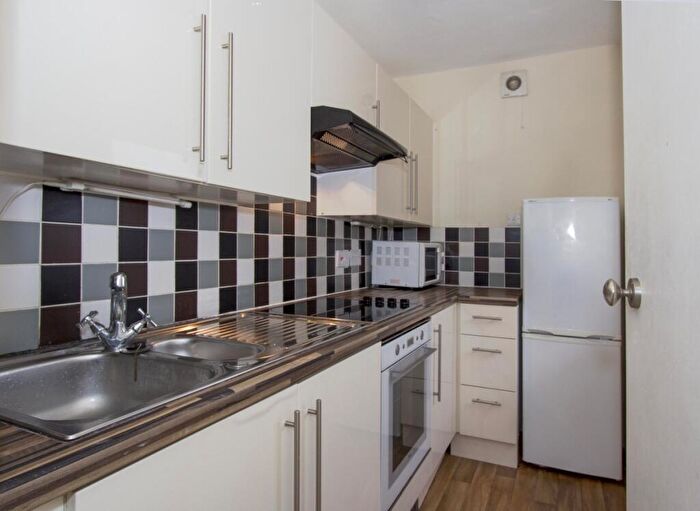3 Bedroom Flat To Rent In The Triangle, Triangle, BH2