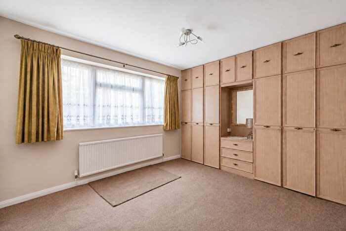 2 Bedroom Flat To Rent In St Johns Road, Harrow, HA1