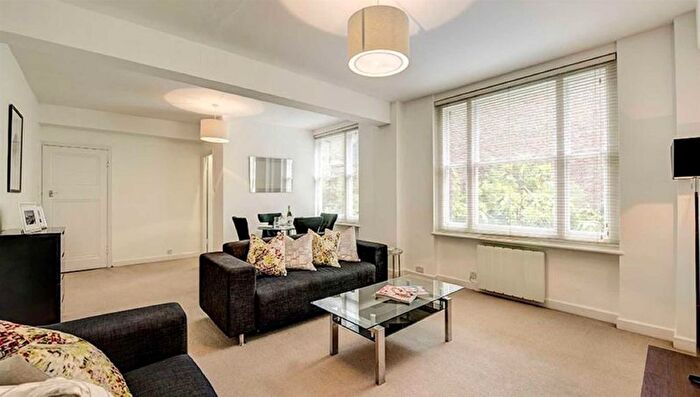 1 Bedroom Flat To Rent In Hill Street, London, W1J