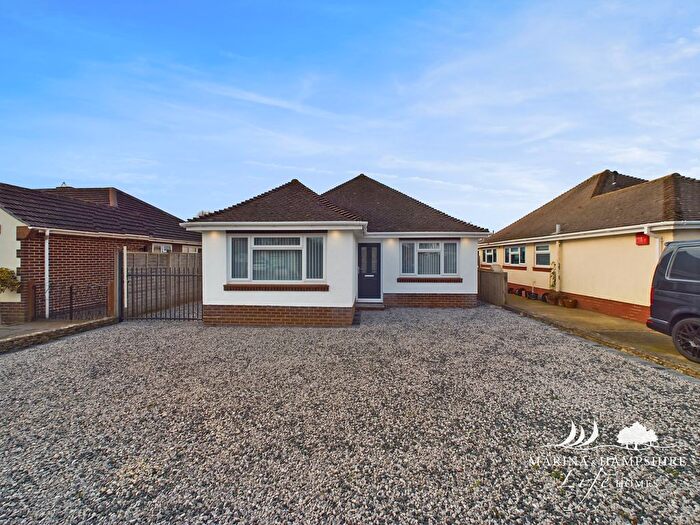 3 Bedroom Detached Bungalow To Rent In Cornaway Lane, Portchester, Fareham, Hampshire, PO16