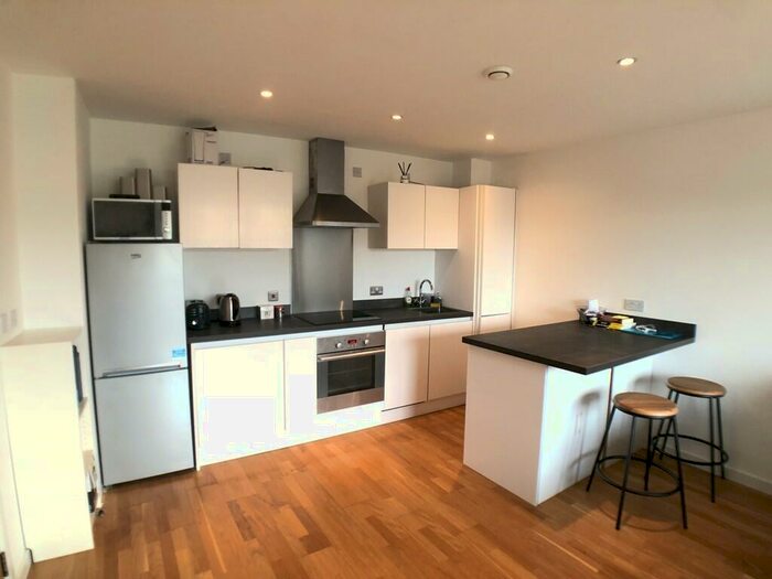 2 Bedroom Apartment To Rent In Gateway South, Leeds City Centre, LS9