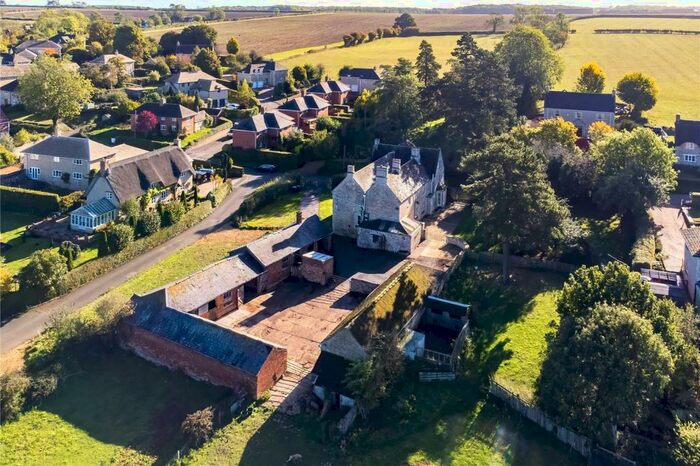 4 Bedroom Detached House For Sale In Deenethorpe Lane, Deenethorpe, Northamptonshire, NN17