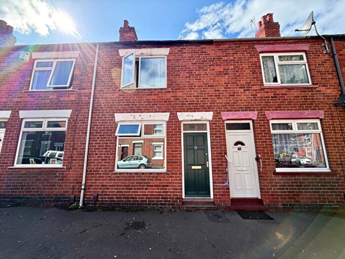 2 Bedroom House To Rent In Durnford Street, Nottingham, NG7