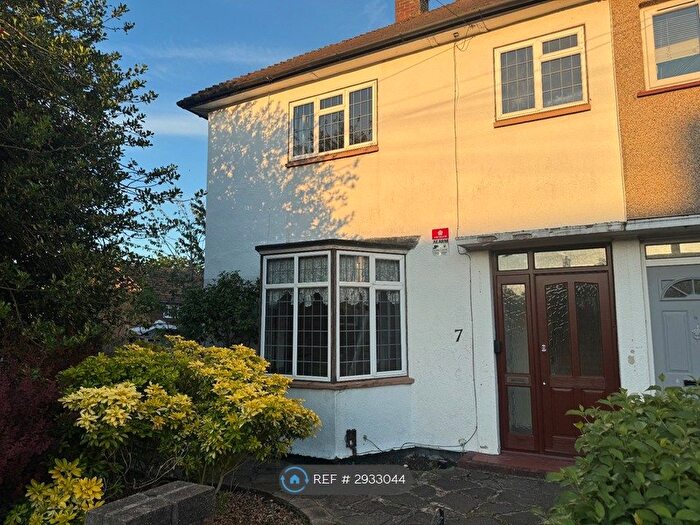 3 Bedroom Terraced House To Rent In Petersham Gardens, Orpington, BR5