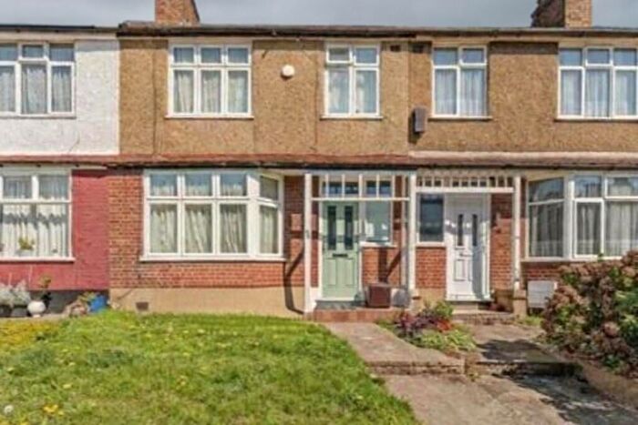 3 Bedroom Terraced House For Sale In Goat Lane, Enfield, EN1
