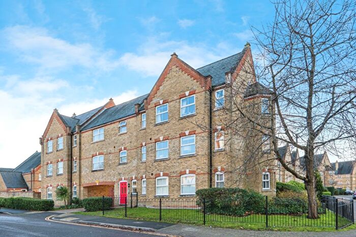 2 Bedroom Flat For Sale In Brushfield Way, Knaphill, Woking, Surrey, GU21