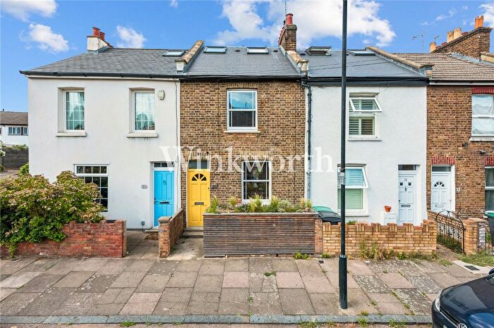 3 Bedroom Detached House For Sale In Nursery Street, London, N17