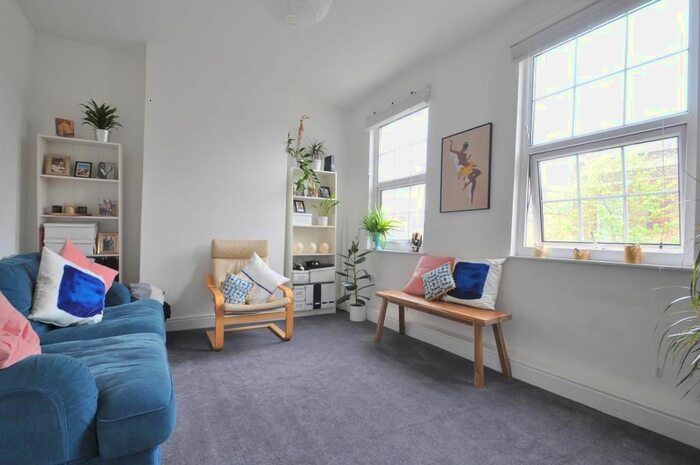 1 Bedroom Flat To Rent In Pennethorne Road, London, SE15