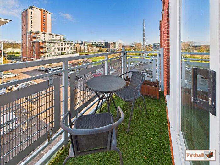 2 Bedroom Flat For Sale In Holman Court, Ipswich, IP2