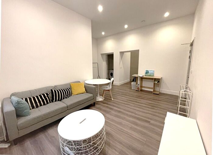 1 Bedroom Flat To Rent In The Lightwell, Cornwall Street, Birmingham, [Ref: KhpLlt], B3