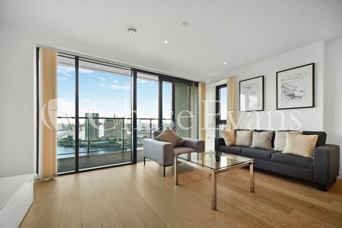 3 Bedroom Flat To Rent In Horizons Tower, Yabsley Street, Canary Wharf, London, E14